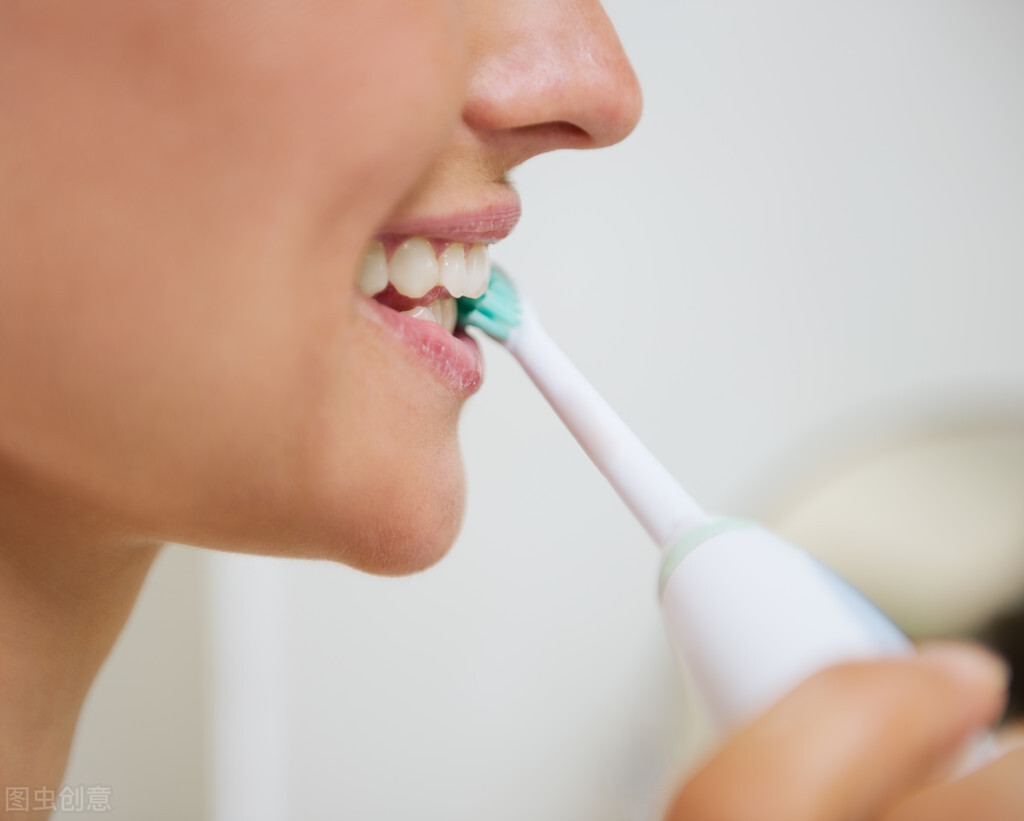 牙釉质其实可以慢慢修复，预防磨损要做好2件事？