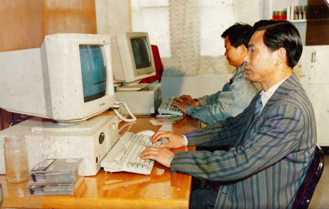 互联网不止是技术！他说，把互联网当“人造资源”能看到更多可能