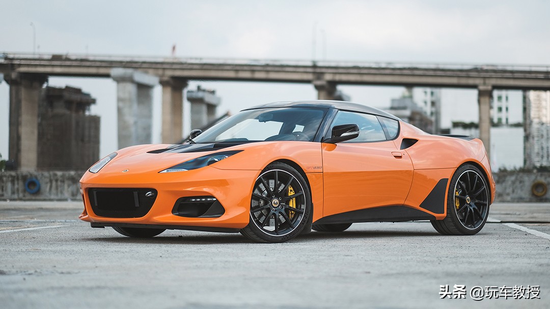 一生想买的车保时捷911和路特斯Evora，两个极端但都好想要