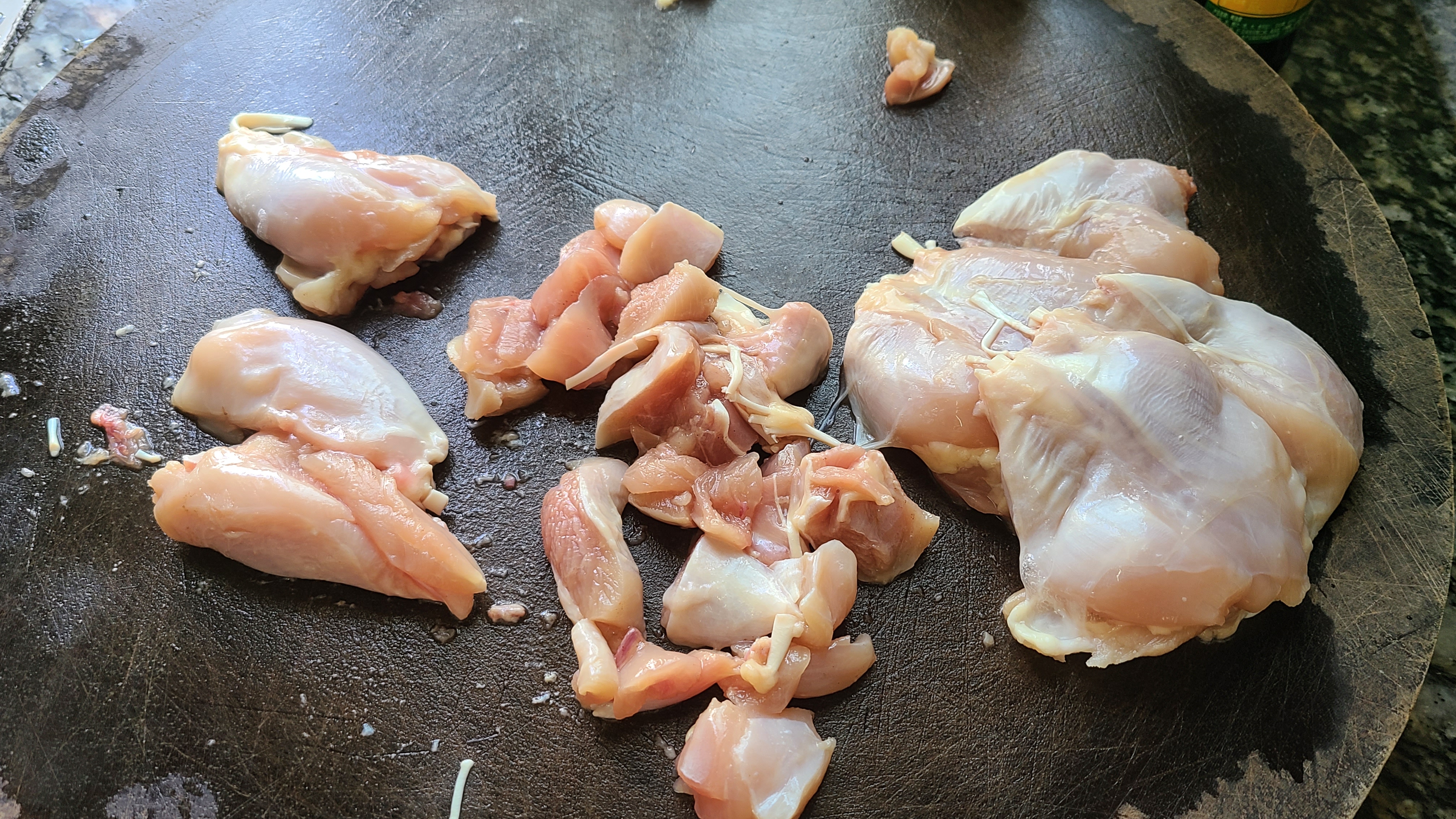 鸡腿别卤着吃，教你一个广东家常吃法，咸香美味，好吃又好看