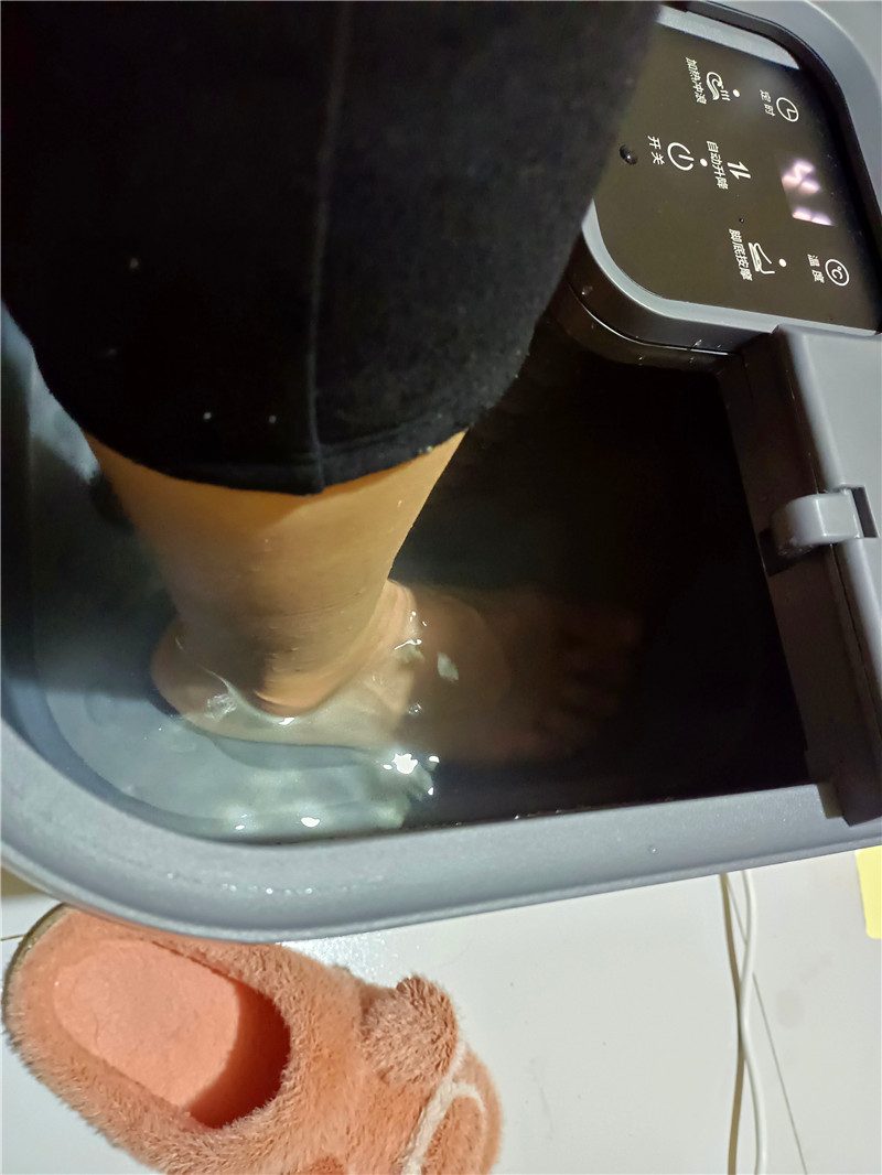 「金测评」HITH智能自动折叠足浴器D3在家养生的智能之选
