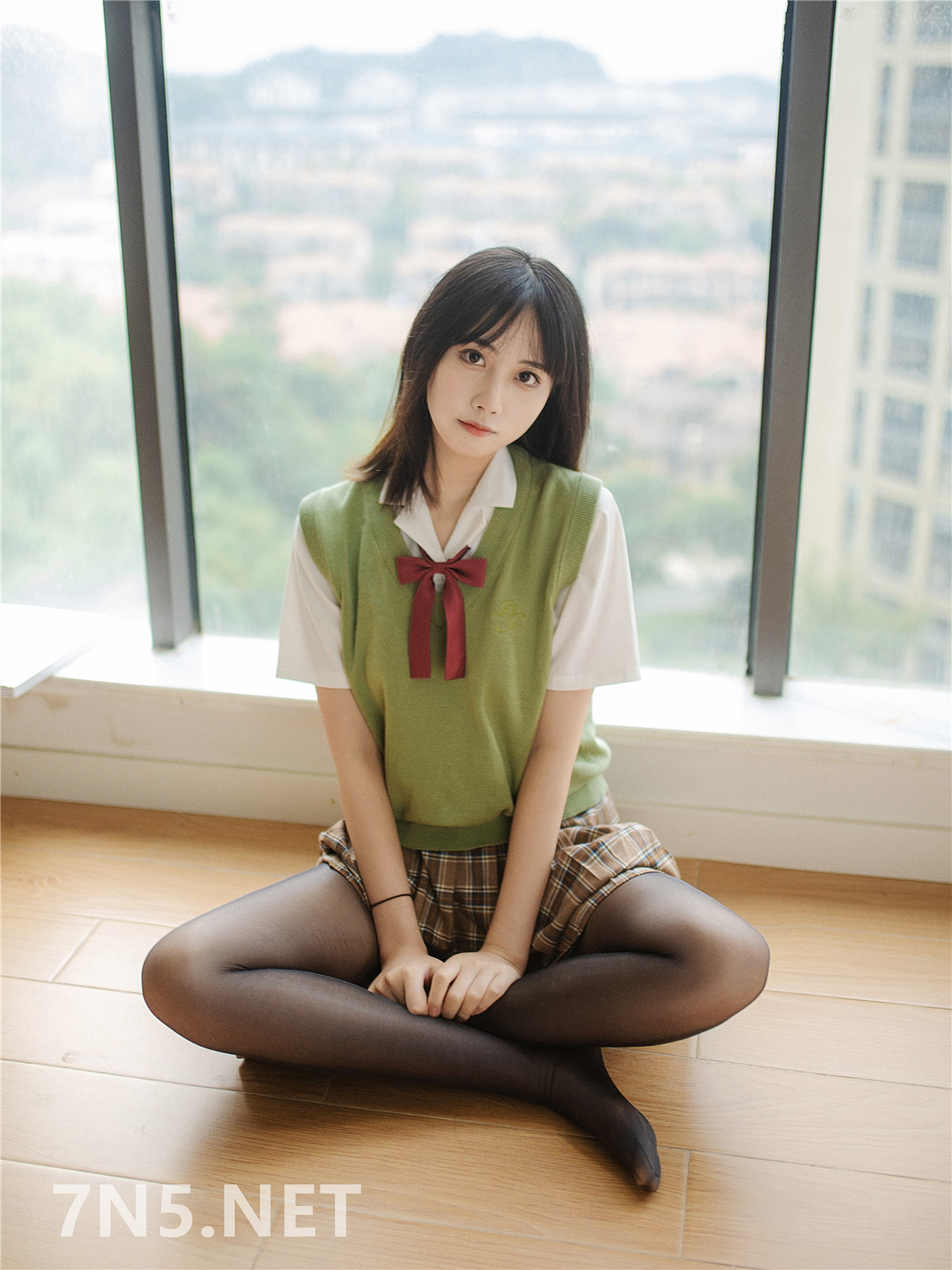 网络红人@念雪ww - 等你下课JK制服[38P1V-408MB]