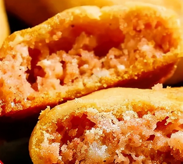 广东四大名饼之一的鸡仔饼，外表酥脆，浓香四溢，勾人心魂