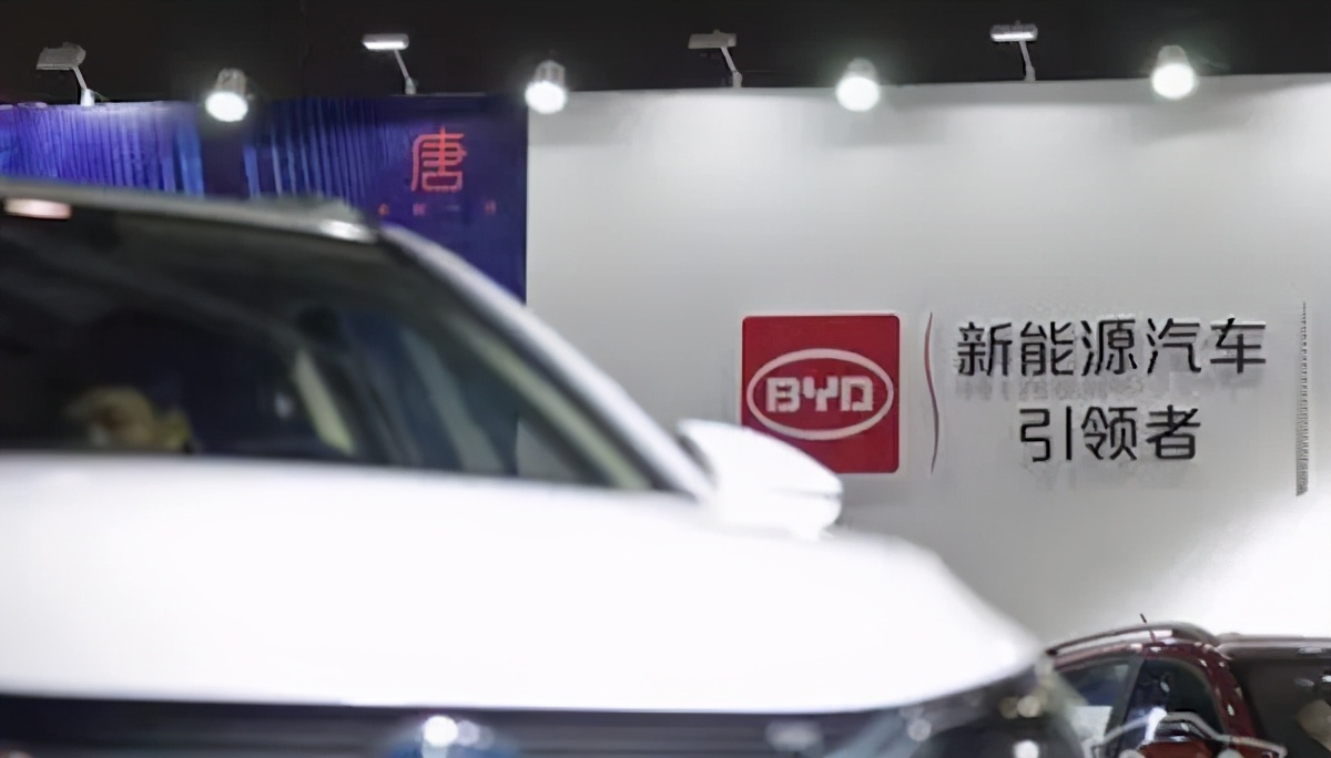 入选全国高考题的比亚迪，冲击高端品牌之路还缺点什么？