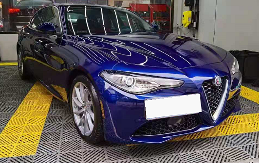 连降10万！体验阿尔法·罗密欧Giulia，2.0T+8AT，内饰跑车范