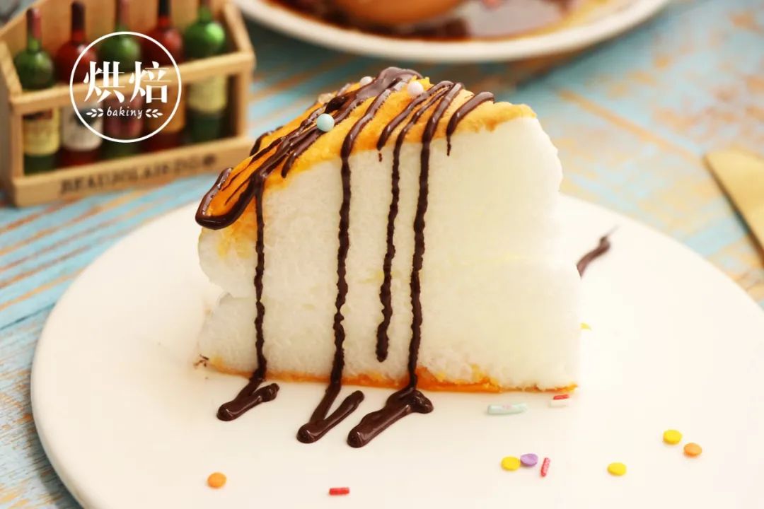 用平底锅煎了个蛋糕 播放量一不小心上了千万 软软呼呼像云朵