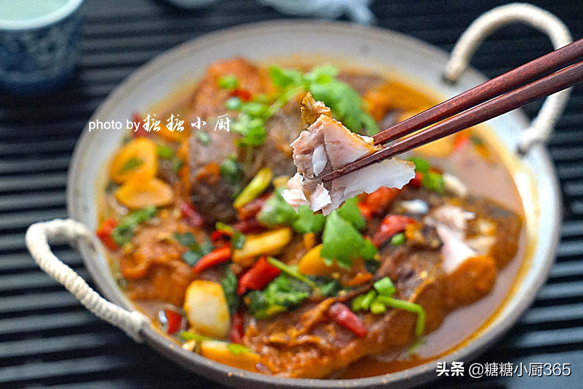 这鱼我从不直接烧，先腌一腌再红烧，比鲜鱼还要下饭，食欲全开