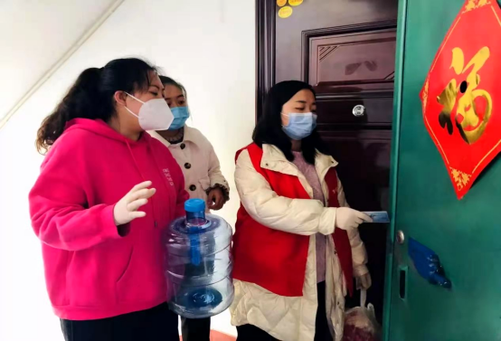 【党建引领·战疫时刻】你隔离，我守护 “亲情式”关怀有温情