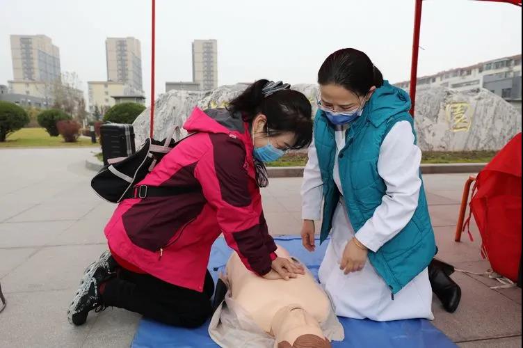 临汾市中心医院胸痛中心在行动：心梗拨打120，胸痛中心快救命