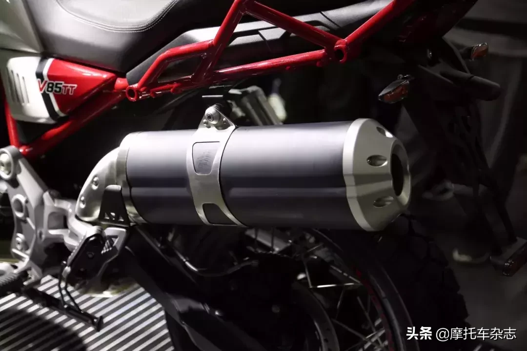 新款Vespa 300售价4.98万起，横置V缸ADV发布！