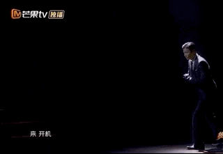 蔡少芬晒照庆祝张晋成团，与老公接吻被公主抱，老夫老妻依然甜