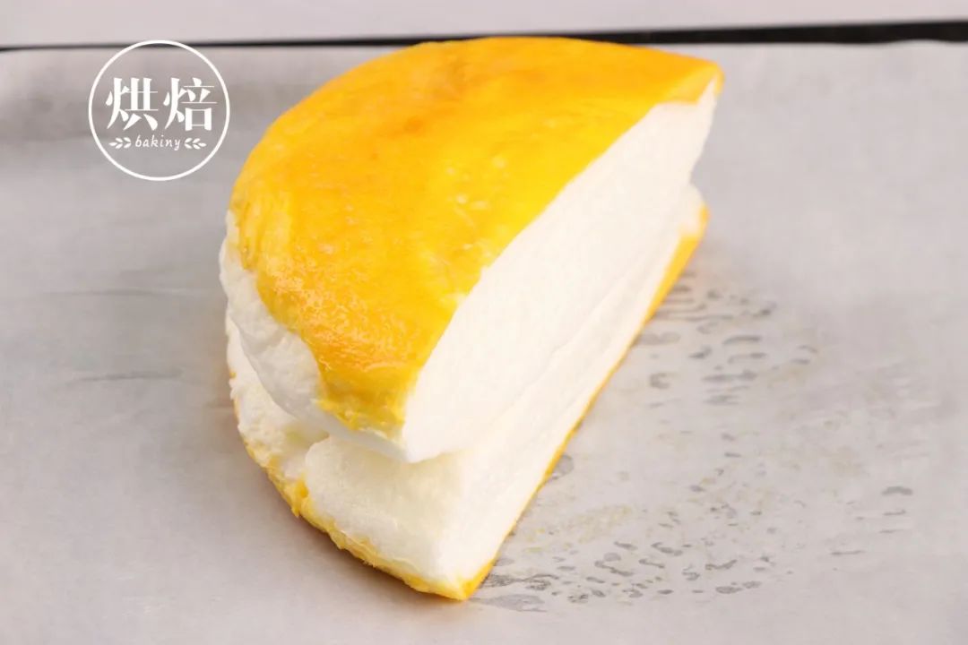 用平底锅煎了个蛋糕 播放量一不小心上了千万 软软呼呼像云朵