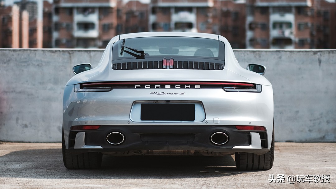 一生想买的车保时捷911和路特斯Evora，两个极端但都好想要