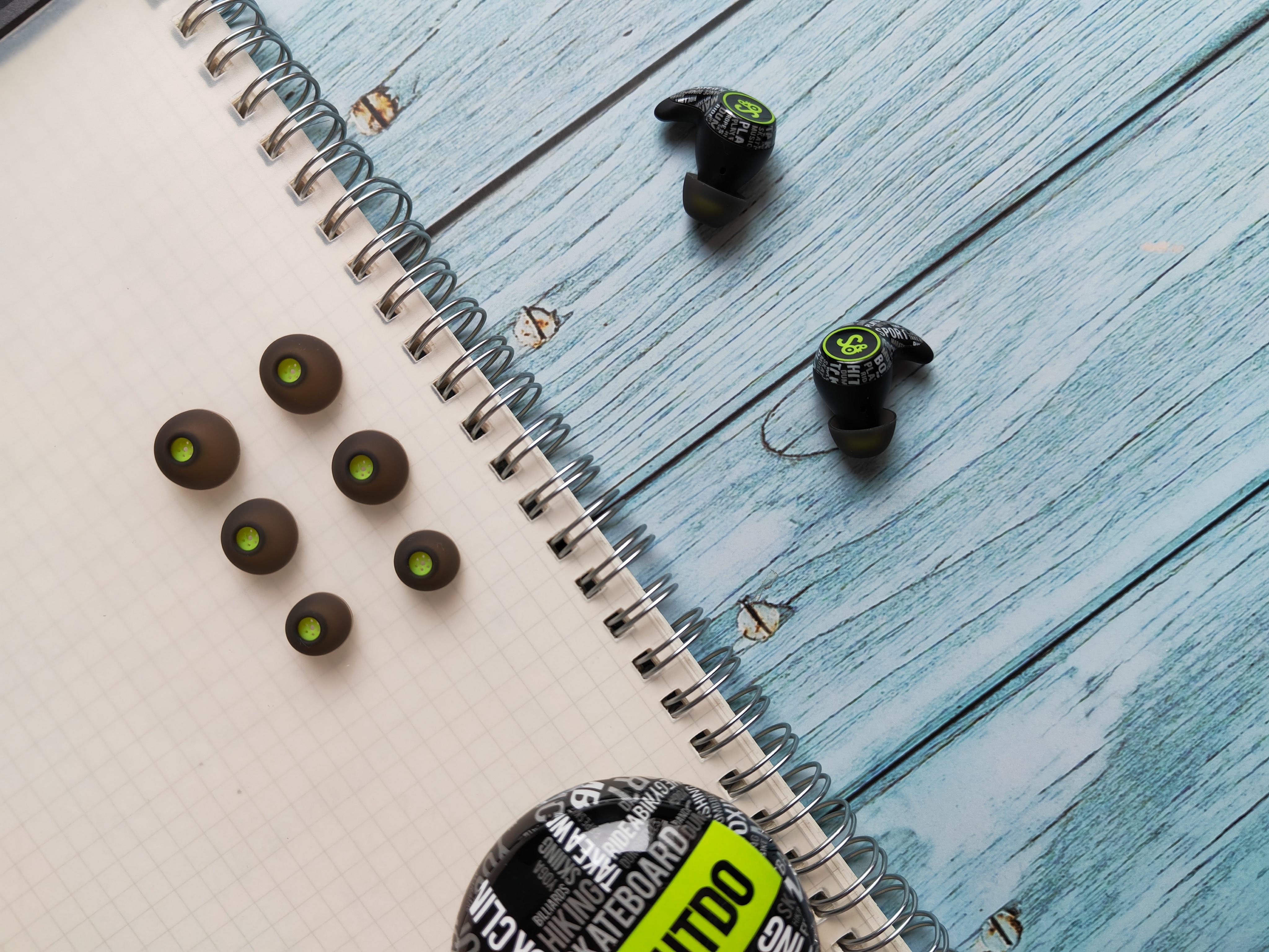 辨识度这么高，还有睡眠降噪功能，魔浪S蓝牙耳机不走寻常路