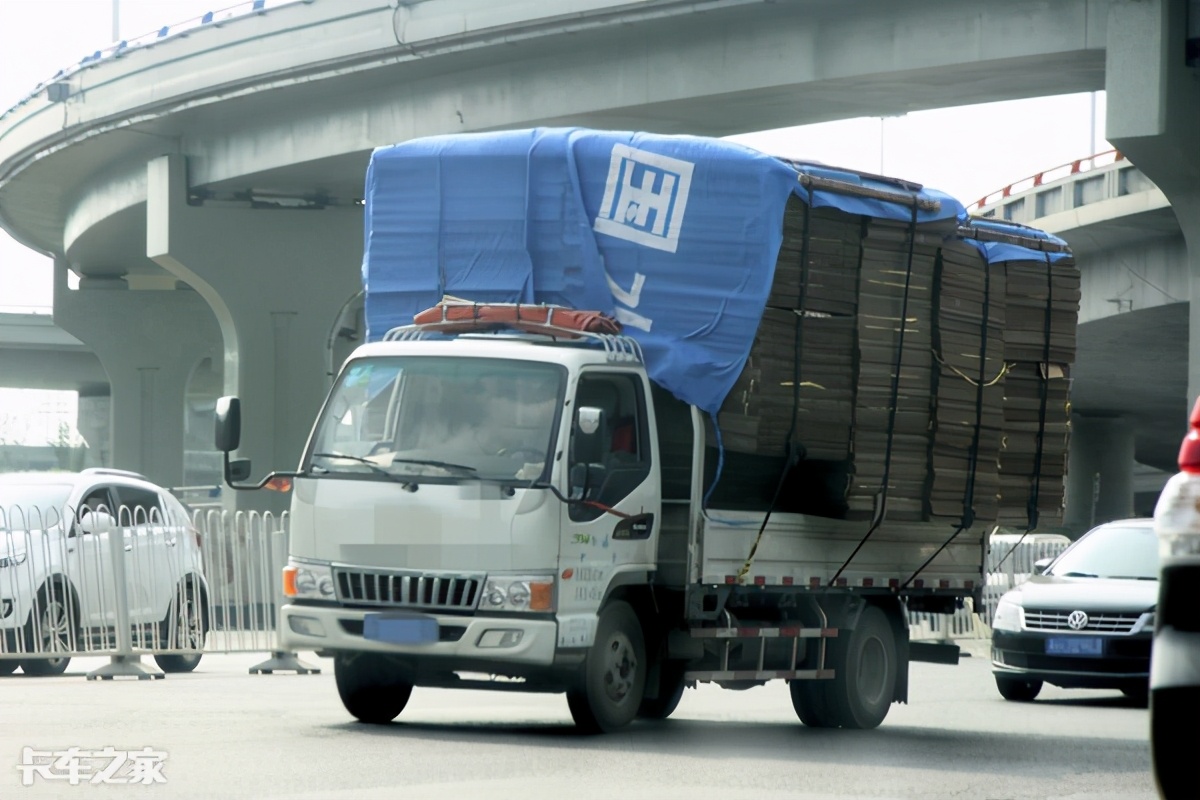 高安二手车市场现状：大排量轻卡成抢手货，车商狠赚一笔