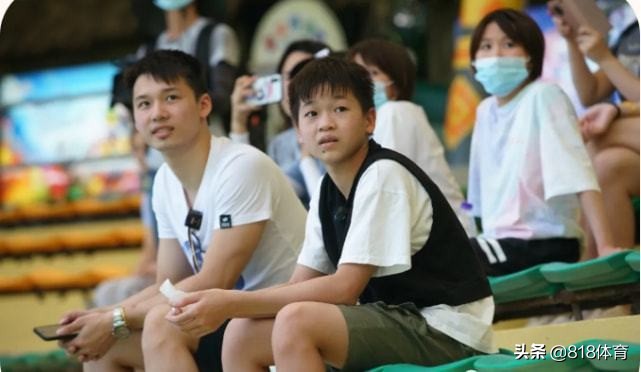 笑喷!陈艾森:全红婵每个过山车都要玩3回 到后面我比较担心发际线