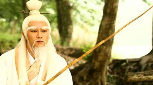 《易经》：伏久者飞必高，积蓄力量，等待时机，才能一飞冲天
