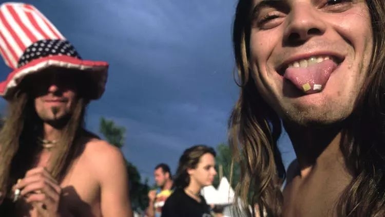 零零后贩卖“邮票”毒品LSD？它曾让乔布斯沉迷其中