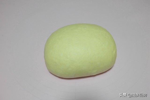 想吃面包不用买，这个面包做法太简单，一盘12个，香甜松软拉丝