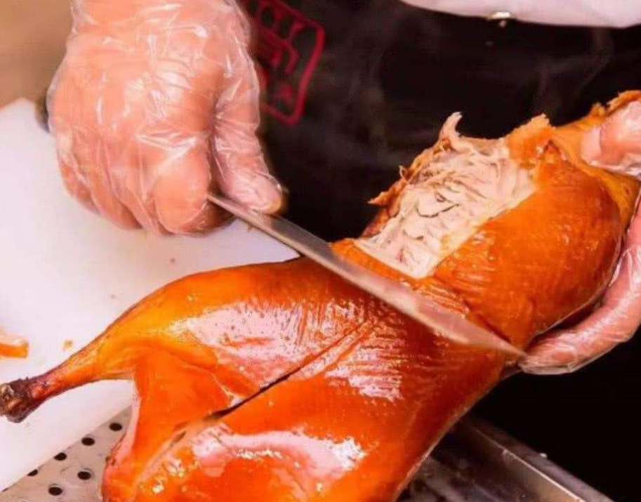 活鸭价格50元一只，烤鸭却只卖18元，加工后还便宜了？内幕已揭晓