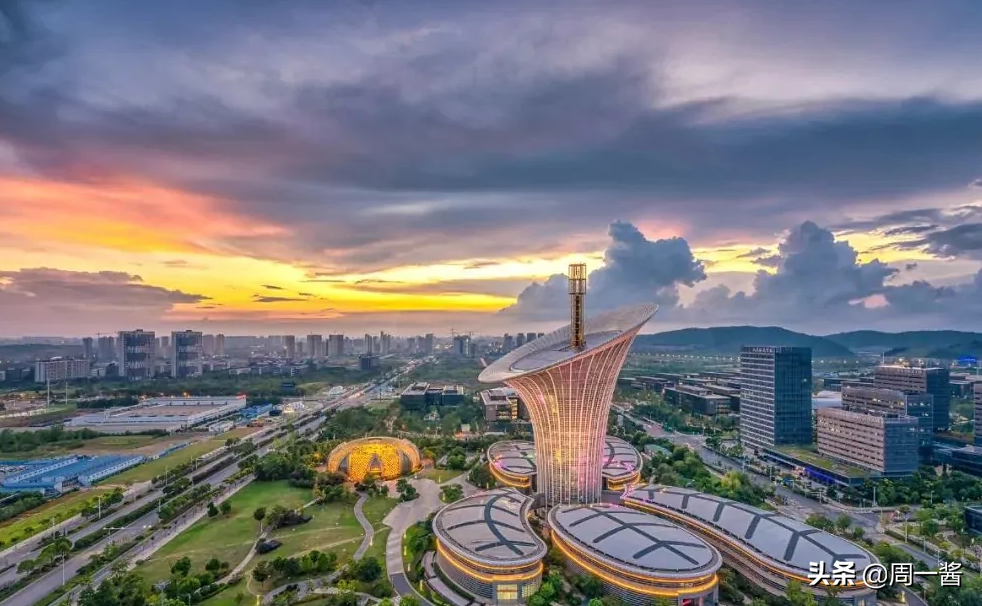 有的投入过百亿，有的放弃北上广，互联网大厂为何纷纷盯上武汉？