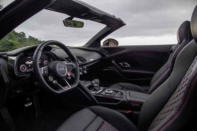「奥迪」全新“奥迪R8 Spider”售价为155万的敞篷跑车喜欢吗？