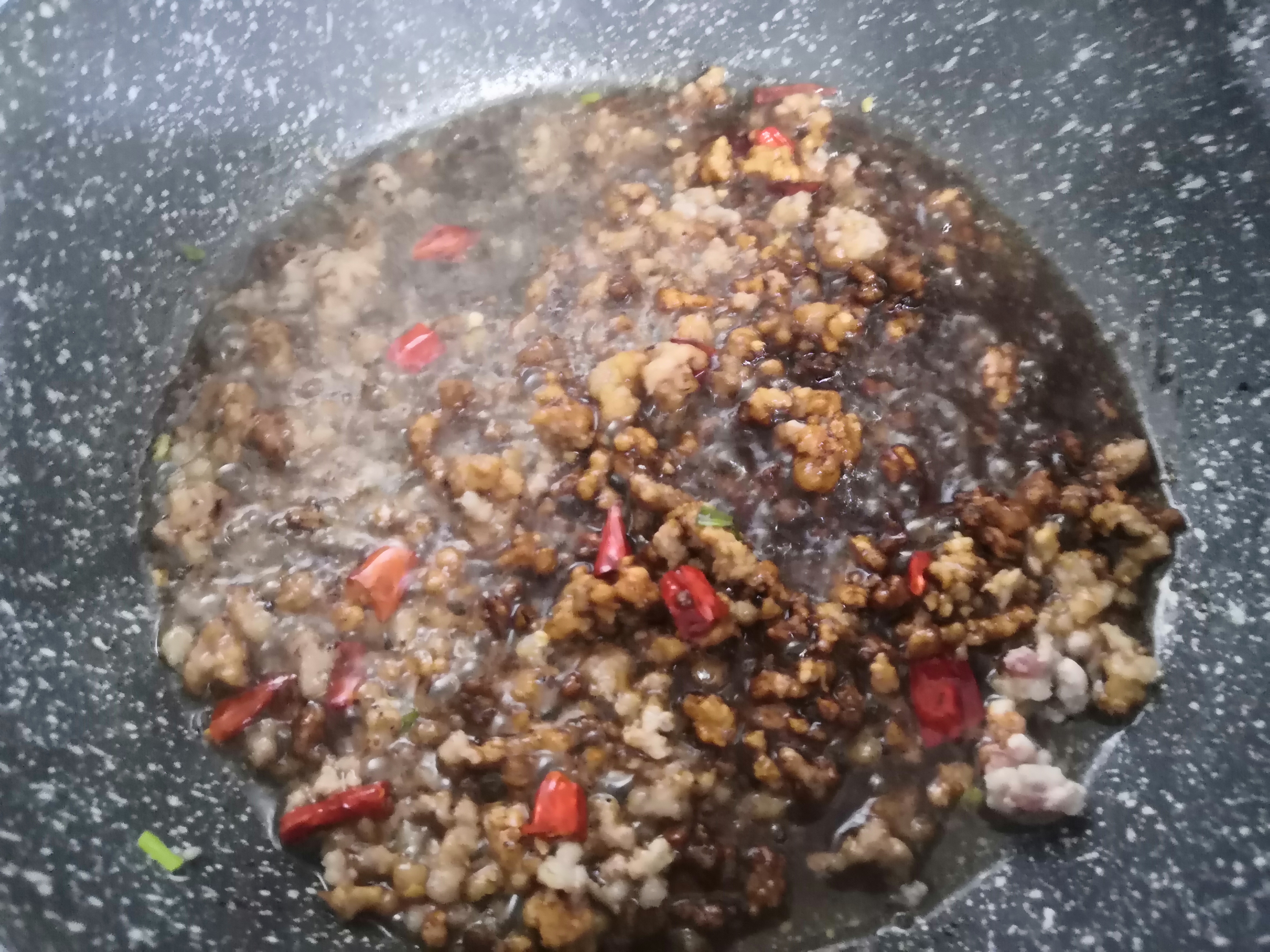 魔芋豆腐不要再烧鸭子了，这样炒，一顿能吃两碗饭：太香了