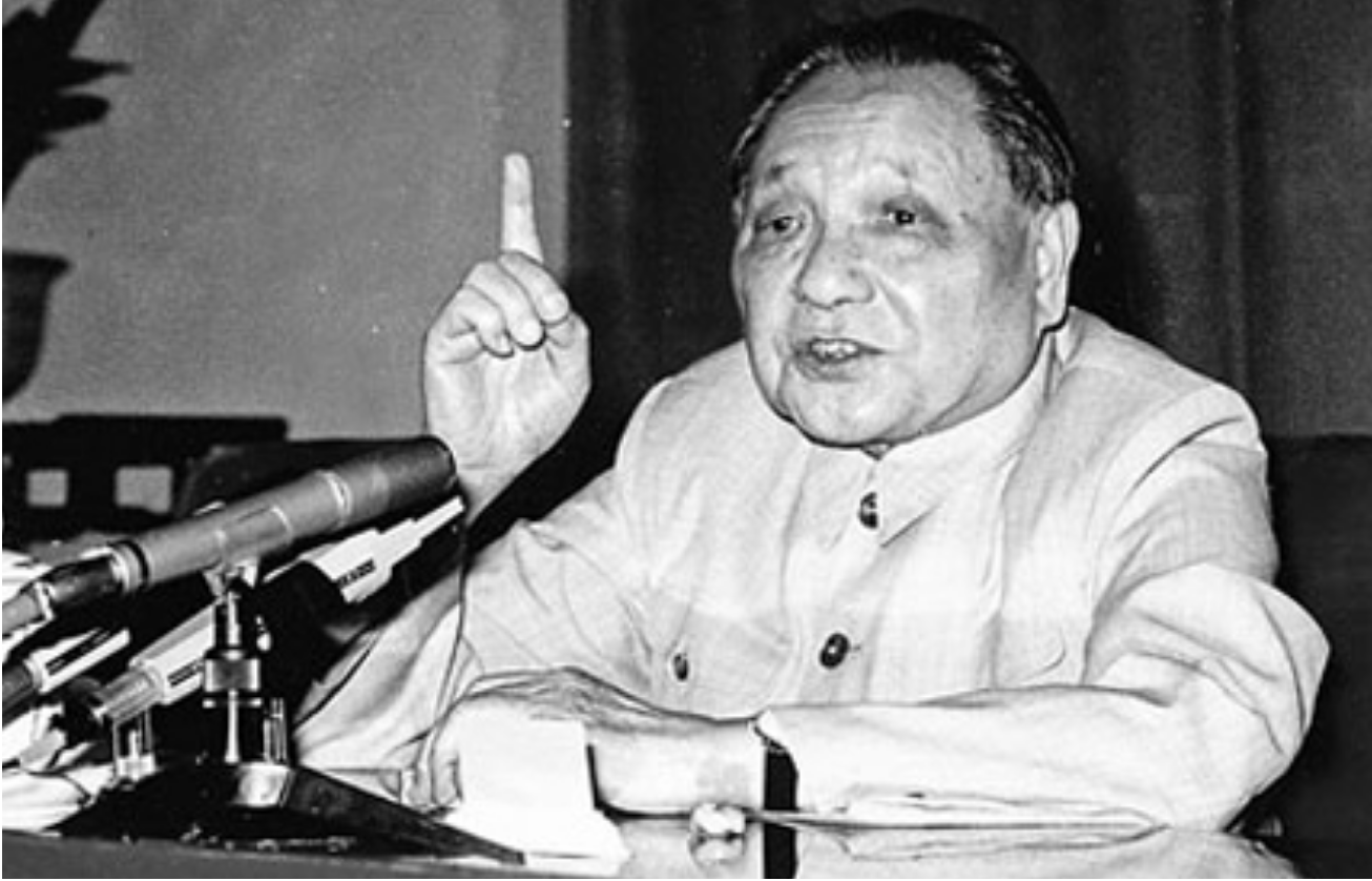 1991年苏联解体后，中国看上去危机四伏，我国是如何挺过来的？