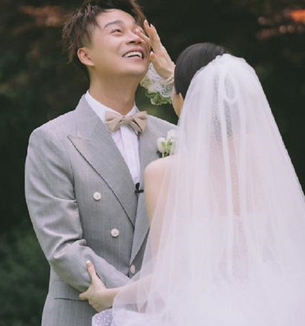 沈涛的老婆晓莉简介，沈涛的老婆是不是费费