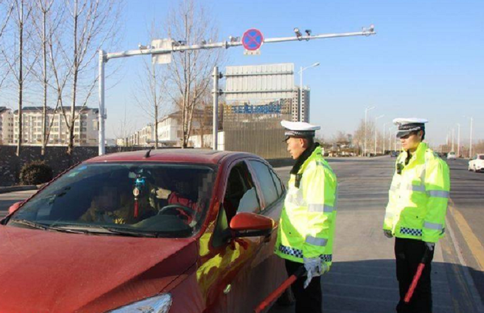 满了一年实习期，驾照的“副页”到底要不要更换？新手要了解