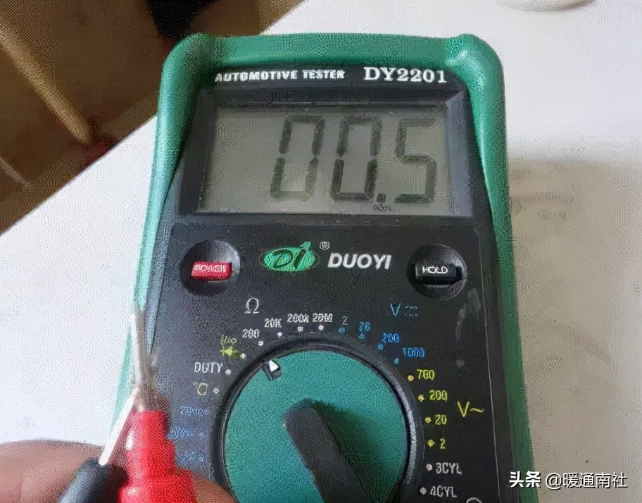 如何用万用表测电器是否漏电？