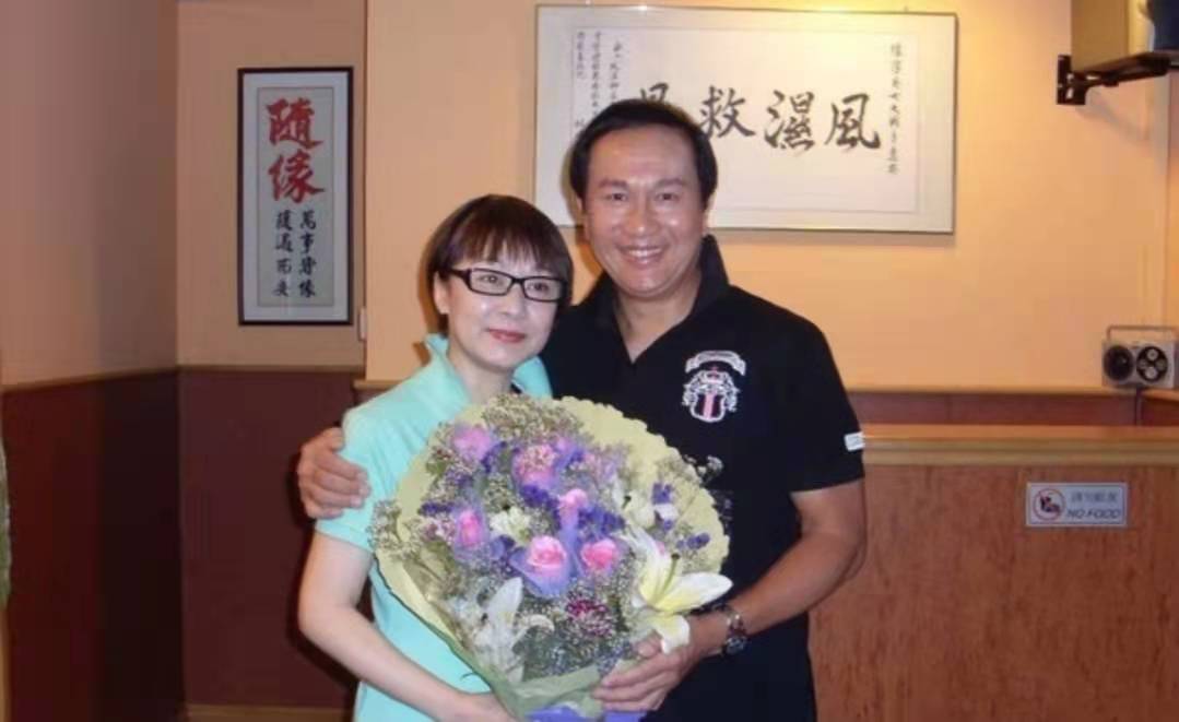 相识半世纪 Tvb两大老戏骨石修郭锋相聚 相差三岁被指像两代人 天天看点