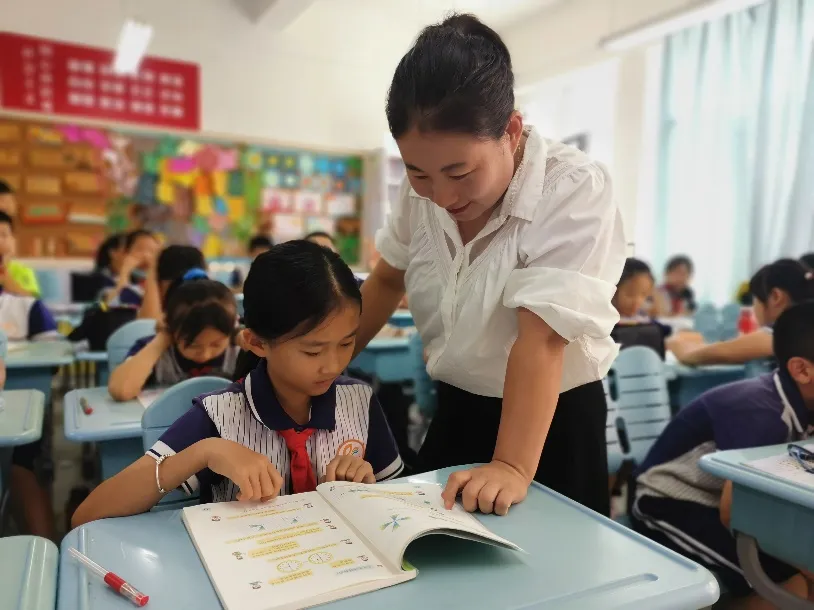 青岛铜川路小学：默默努力，静待花开(图3)