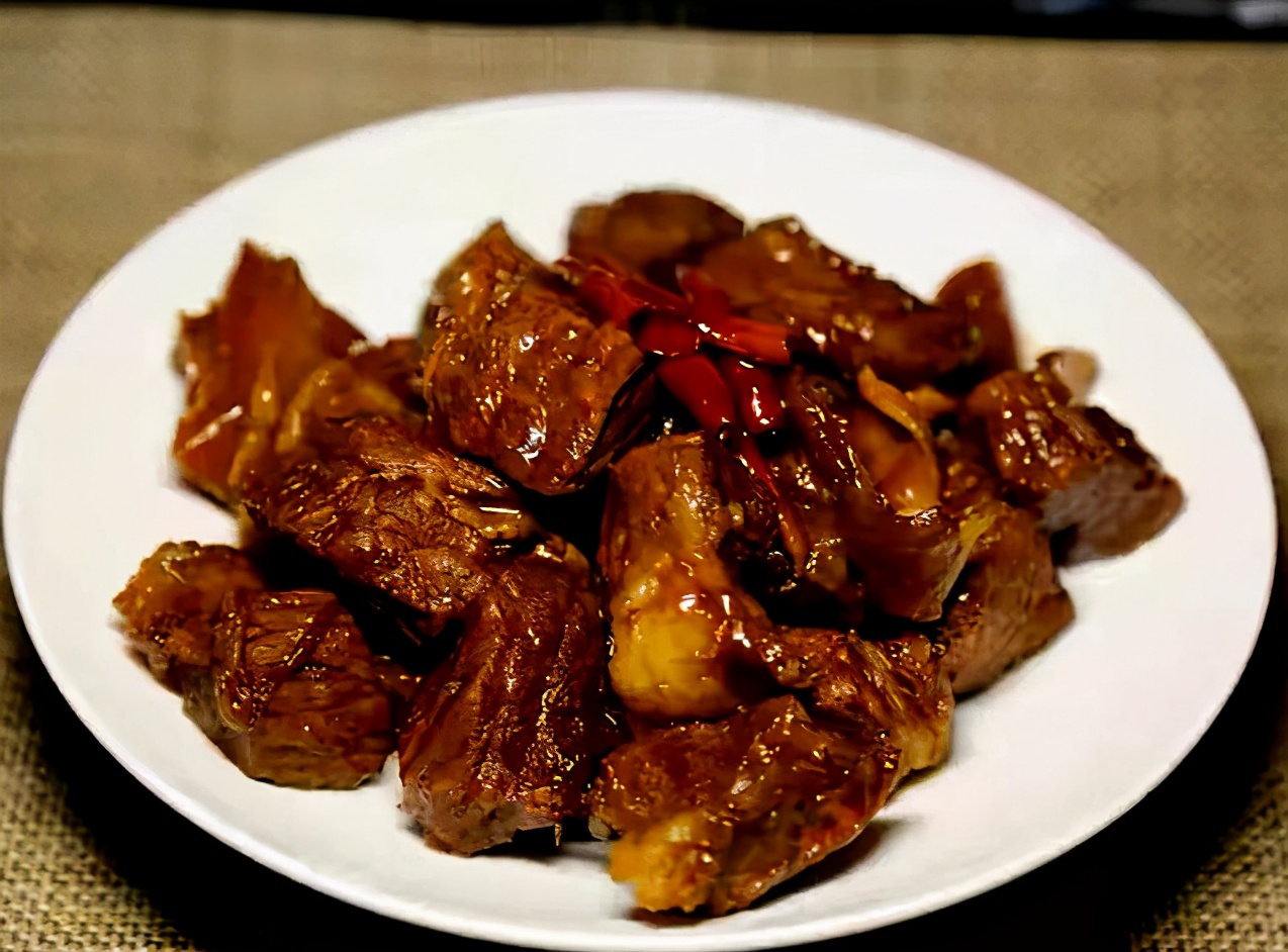 红烧牛肉怎么做才好吃？掌握这关键5步，牛肉鲜香软烂，无腥味