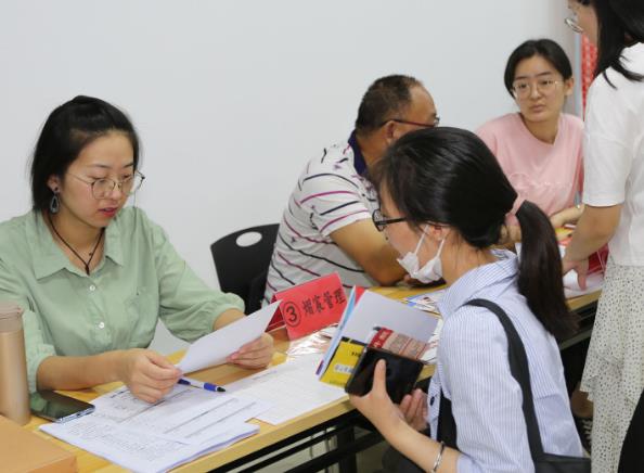 又一大型国企开始秋招，底薪高门槛低，2022应届本科毕业生占优势