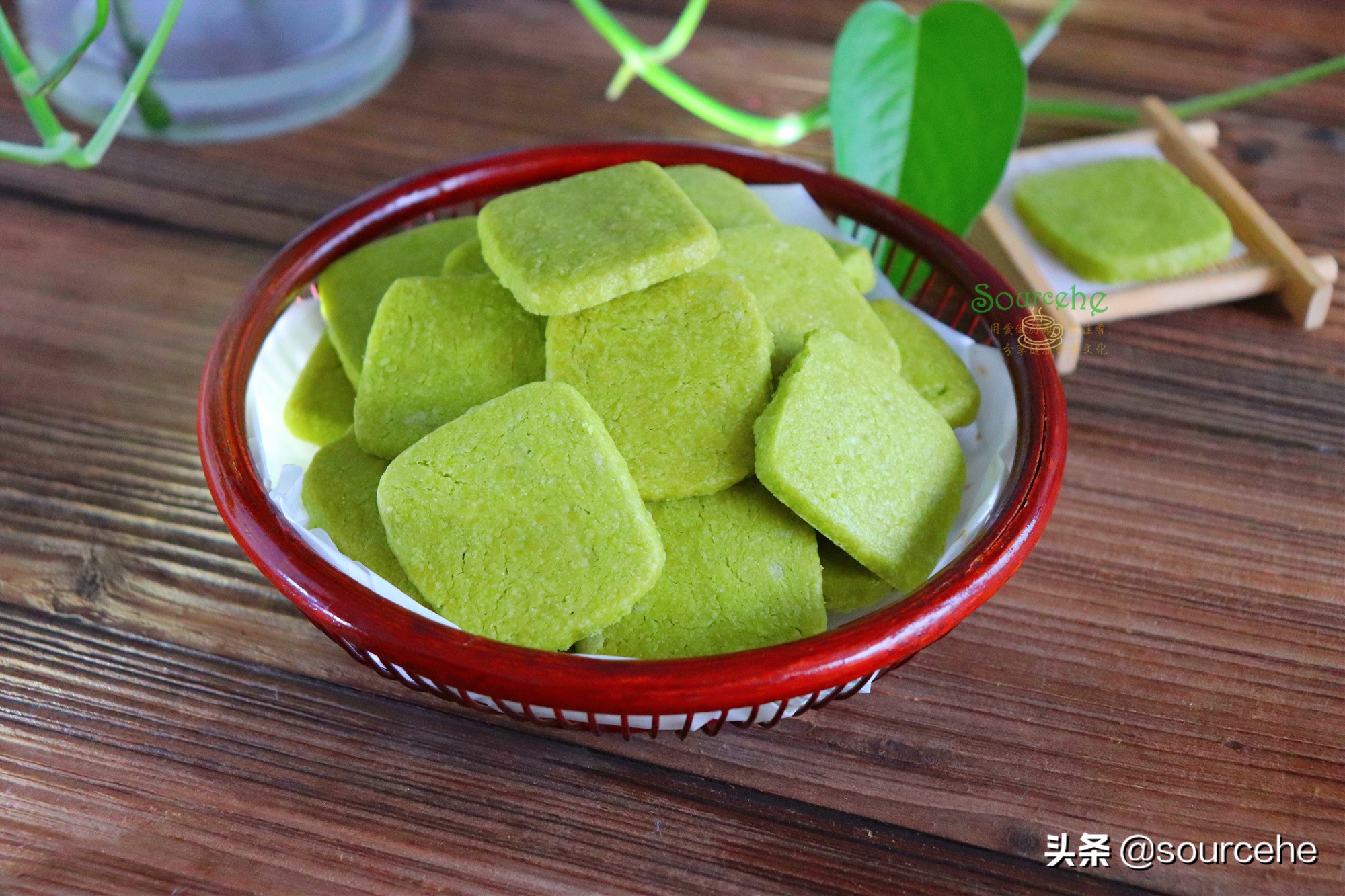 这款抹茶曲奇方子，只有5种配料，不含鸡蛋也不含牛奶，酥香可口