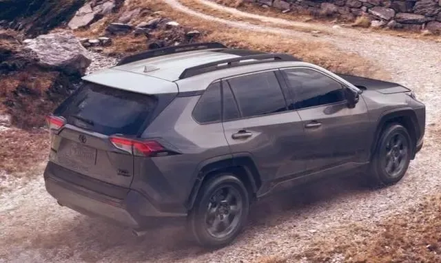 试驾丰田RAV4 TRD越野版，看完评价后你还会带它去越野吗？