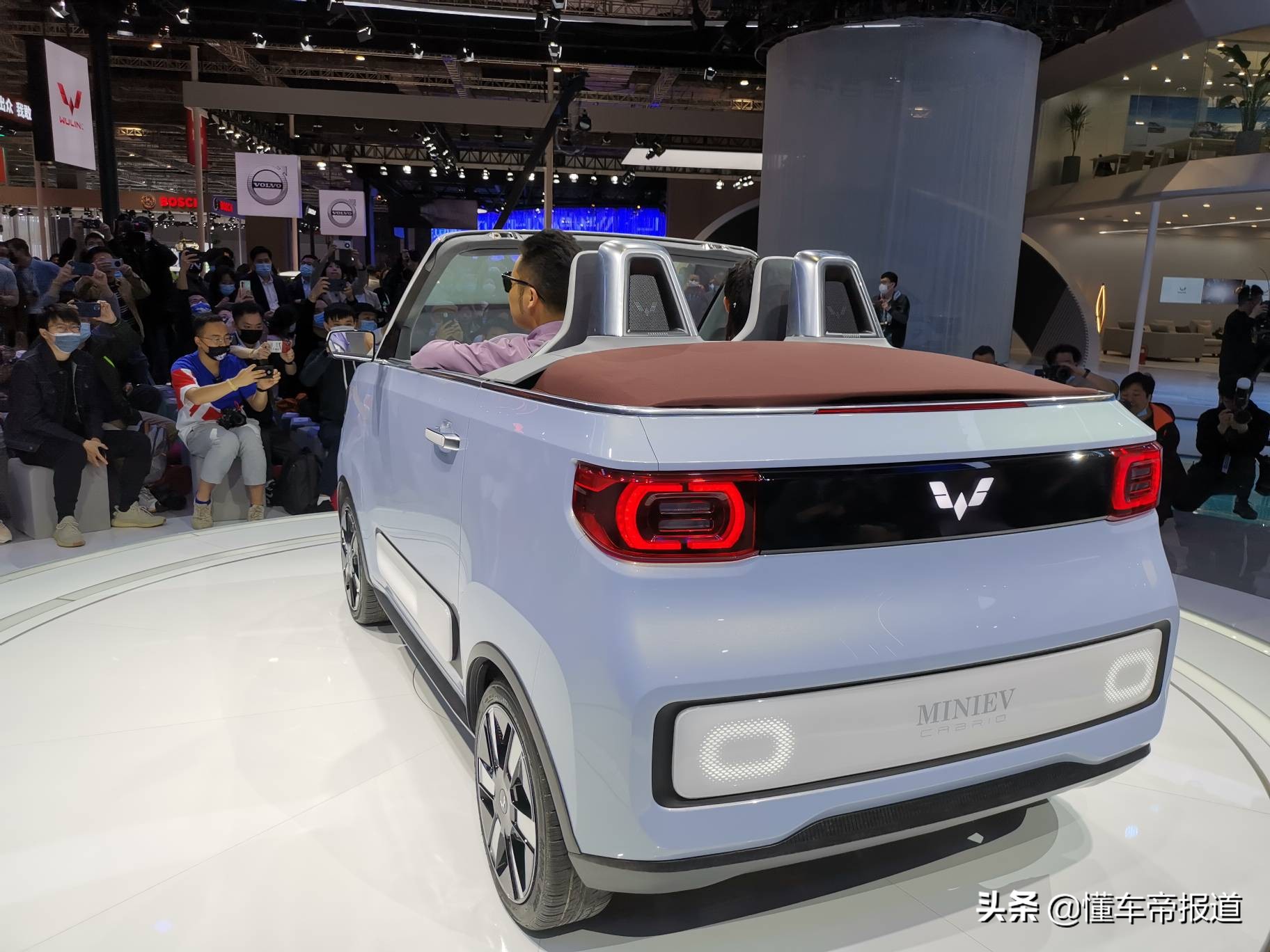 新车 </p><p>　　 满足你的个性需求，静态解析宏光MINIEV敞篷版
