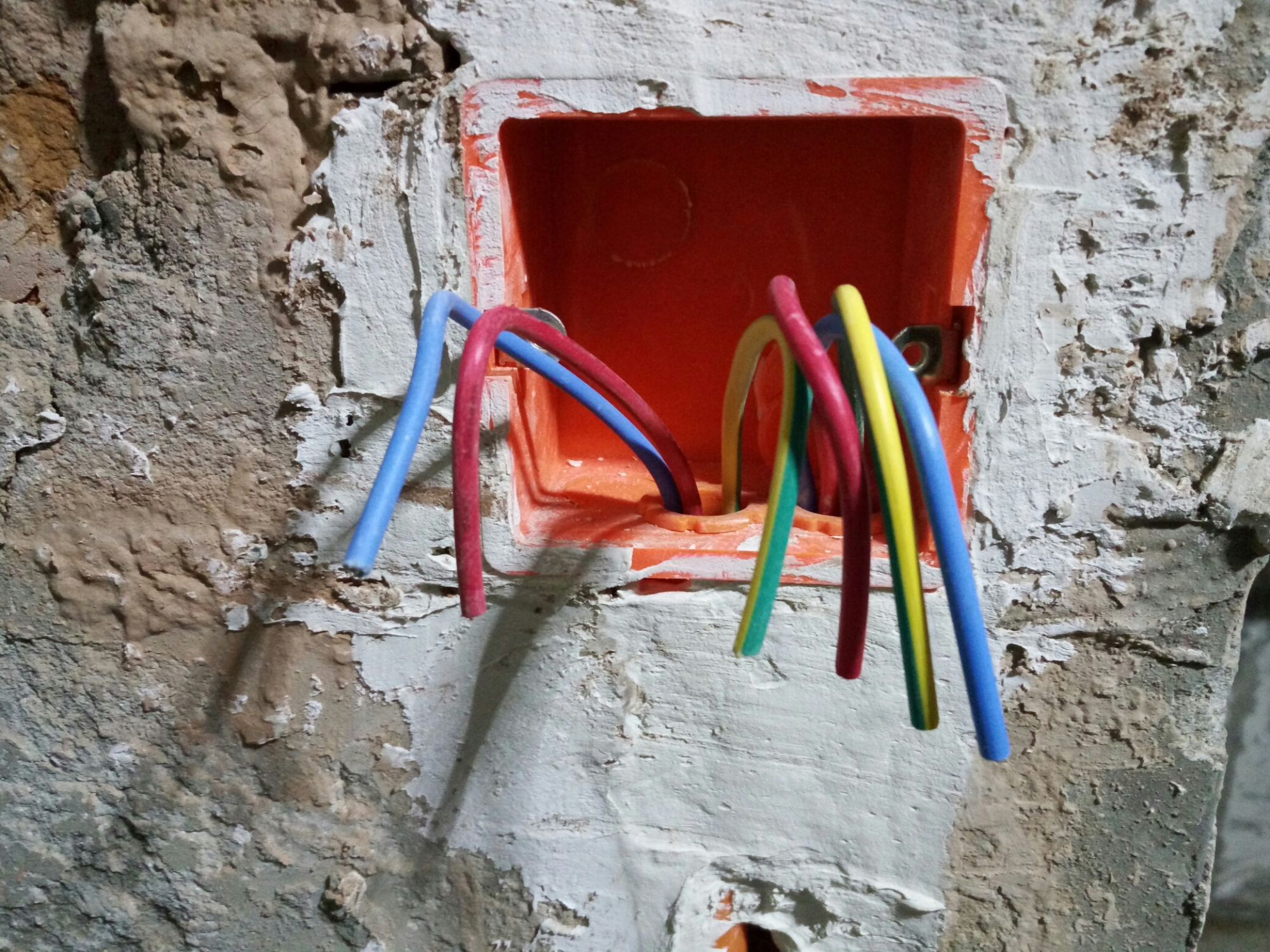 电线越粗越好，为什么我家装修工人告诉我，不要超过6平方？