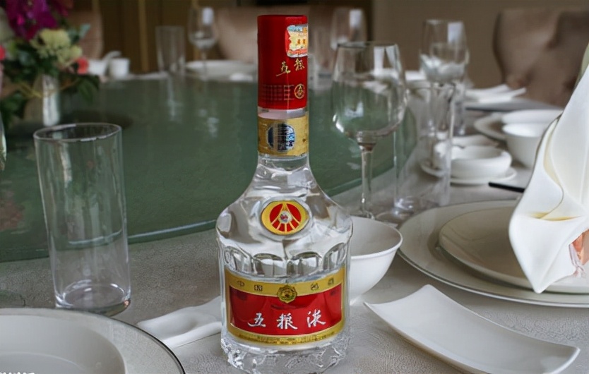 買白酒，瓶身上只要有這“2個記號”，無論什么檔次都是純糧好酒