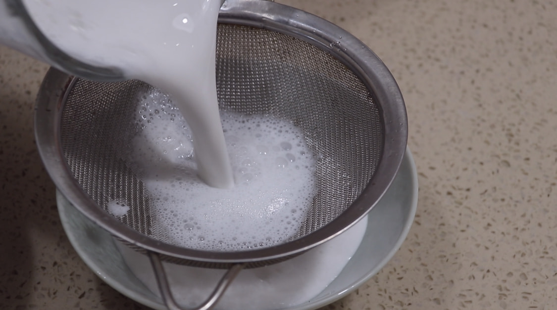 冬天里，我家隔天就用大米这样做五花肉，再烧红烧肉，别不懂吃