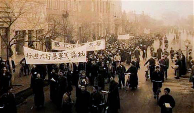 1946年遭强奸的沈崇：后来她凤凰涅槃，活出自我，闪烁出耀眼光芒