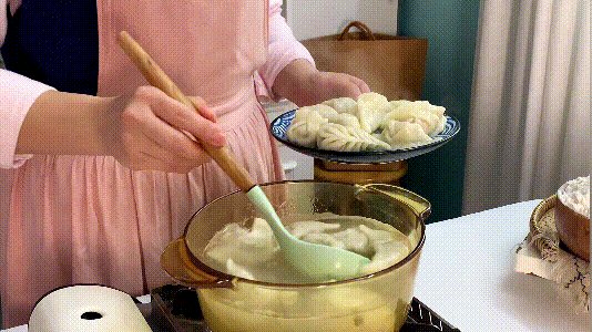 野生天然荠菜，包成水饺比韭菜馅还香，调馅技巧学起来，值得收藏