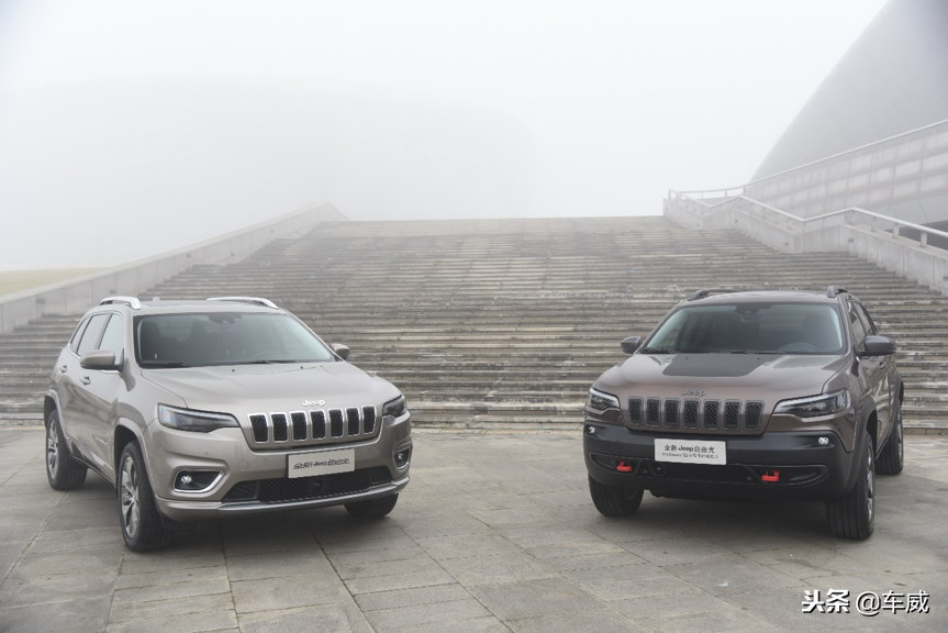试驾新款Jeep自由光，彻底回归家庭定位，动力表现超出预期