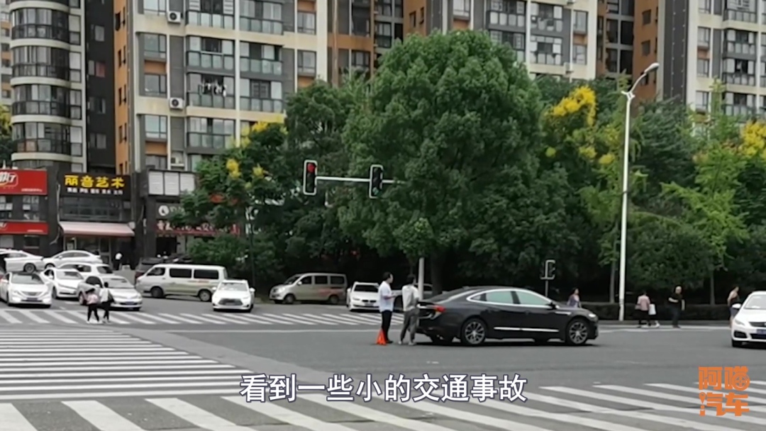 買新車自己一定要加裝這些配置，老司機強烈推薦，誰用誰好