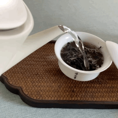 茶艺师分享的冲泡红茶细节，短短49个字，藏着3处基础错误