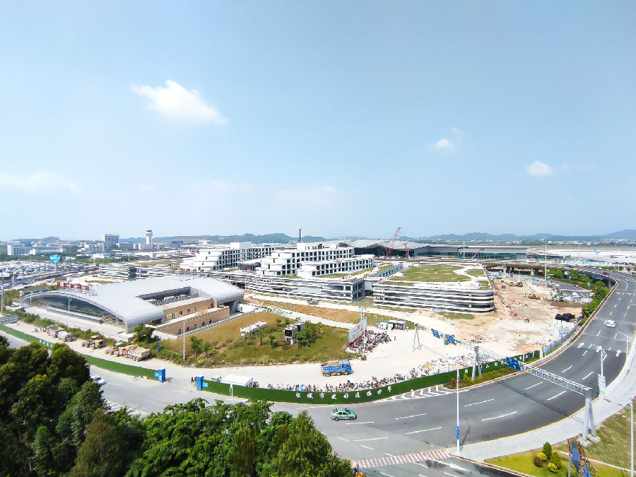 中国建筑承建的粤东最大民用机场主体结构通过竣工验收