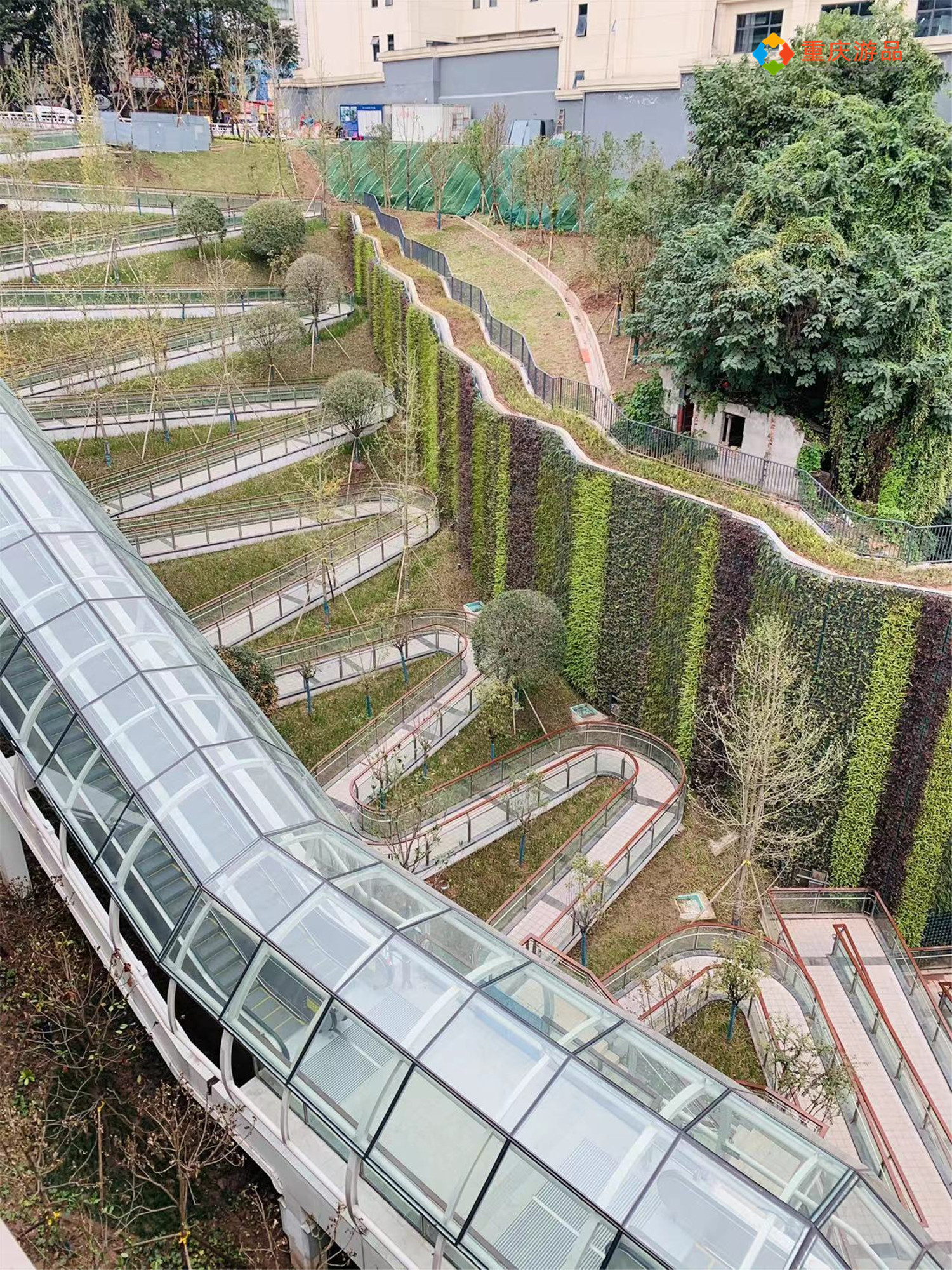 重庆又火了！300米观景步道却有19道拐，网友：不愧是山城