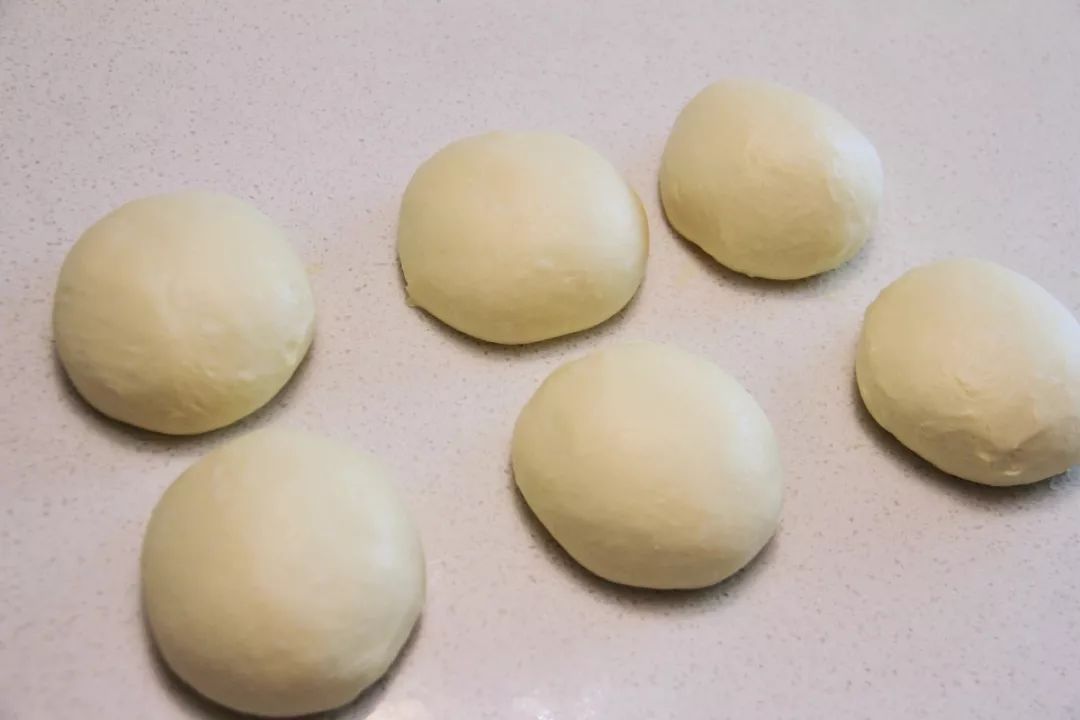 牛奶辫子面包，让你记起童年给你扎过麻花辫的她（他）