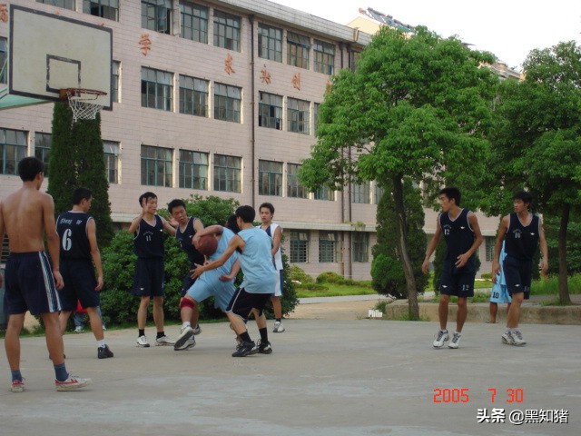 铜陵在线篮球队发展初期，我们走到一起来，夹缝中求生存